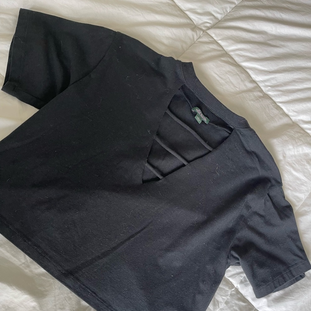 “Wild Fable” Cut-Out V-Neck Black Tee